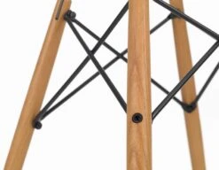 Vitra Eames DSW Fiberglass Chair, Raw Umber - Maple -Hay Outlet Store 2406127 Eames Plastic Chair DSW DAW Detail master
