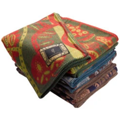 Klaus Haapaniemi & Co. Bees Blanket, Green 7 Klaus Haapaniemi & Co. Bees Blanket, Green -Hay Outlet Store 26KlausHaapaniemi iso