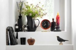 Vitra Chronopak Table Clock, Walnut Veneer 10 Vitra Chronopak Table Clock, Walnut Veneer -Hay Outlet Store 2889398 Accessories Collection 20192C Chronopak2C in situ master