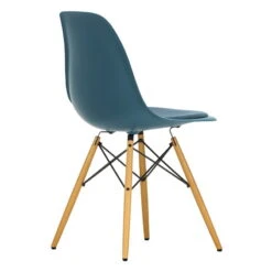Vitra Eames DSW Chair, Sea Blue - Maple - Sea Blue/dark Grey Cushion -Hay Outlet Store 5629067 Eames Plastic Side Chair DSW 83 sea blue 22 sea blue dark grey 02 golden maple right master