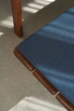 Carl Hansen & Søn BM0699 Seat Cushion, Recheck 0875 -Hay Outlet Store BM0699 BM0700 eucalyptus darkoil CUBM0699 recheck0875 detail v1 1