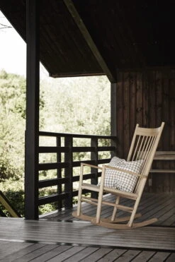 Fredericia J16 Rocking Chair, Soaped Oak -Hay Outlet Store BMhus J16 16000