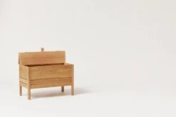 Form & Refine A Line Storage Bench, 68 Cm, Oak -Hay Outlet Store FR A Line Storage bench 68 oak perspective open