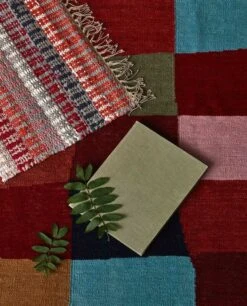 Finarte Huvila Rug, Red -Hay Outlet Store Huvila red mood web