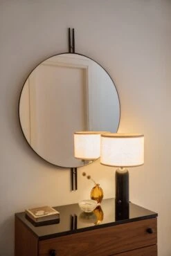 GUBI IOI Wall Mirror, 80 Cm -Hay Outlet Store IOIWallMirror GravityTableLamp 62Dresser 01