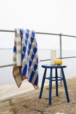 Røros Tweed Kvam Throw, 135 X 200 Cm, Blue -Hay Outlet Store KVAM 5214 M