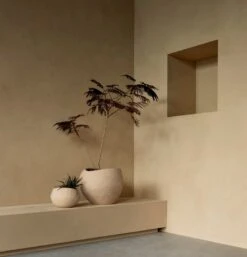 MENU Plantas Planter, 32 Cm, Ivory -Hay Outlet Store MENU Plantas Planter 1