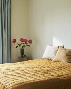 HAY Mega Dot Bed Cover, Mustard 8 HAY Mega Dot Bed Cover, Mustard -Hay Outlet Store Mega Dot mustard