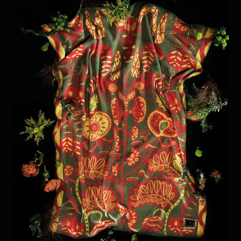 Klaus Haapaniemi & Co. Bees Blanket, Green 4 Klaus Haapaniemi & Co. Bees Blanket, Green - Image 4