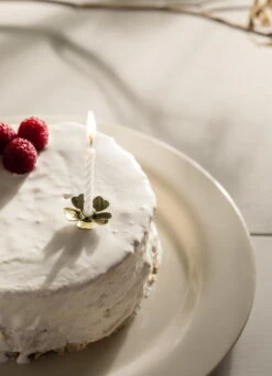 Design House Stockholm Me To You Candle Holder, Brass -Hay Outlet Store image2 2751 8800 MeToYou1pGold Lifestyle