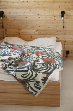 Lapuan Kankurit Kuutamo Blanket, Green - Cinnamon -Hay Outlet Store lapuankankurit kuutamo blanket green cinnamon 3 0