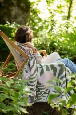 Lapuan Kankurit Kuutamo Throw, Olive - Rose -Hay Outlet Store lapuankankurit kuutamo blanket olive rose 4 0